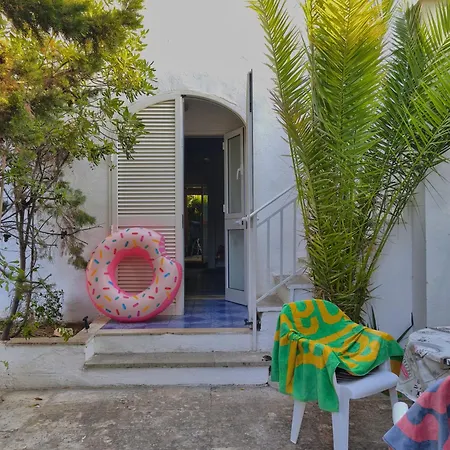 Beachstudio Monolocale Fronte Mare A Rosamarina Tatil Evi Rosa Marina